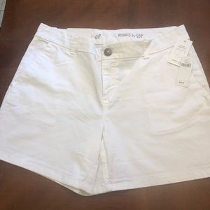 🆕 Gap white stretch khaki shorts size 8